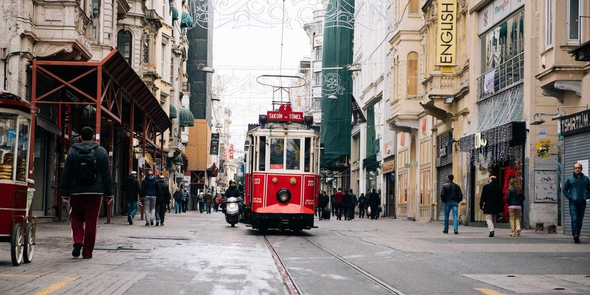 국립중앙박물관, AI 큐레이터 시스템 도입... 관람객 맞춤형 전시 해설 시작