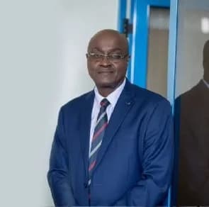 가나 핀테크 규제, '하이브리드 방식'이 답일까