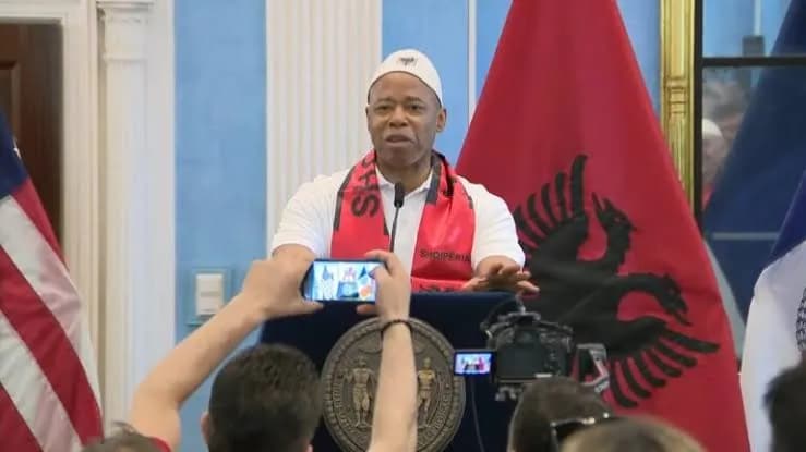 뉴욕시장 에릭 애덤스, 스캔들 속 임기 종료