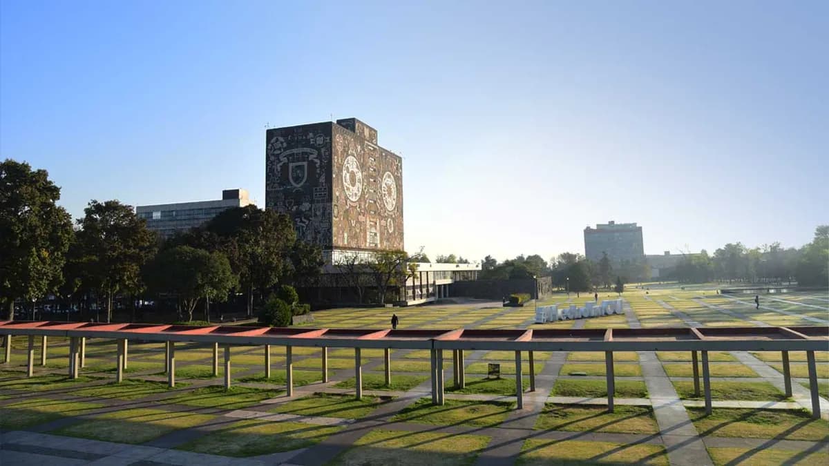 멕시코 국립자치대학교, 115주년 맞아