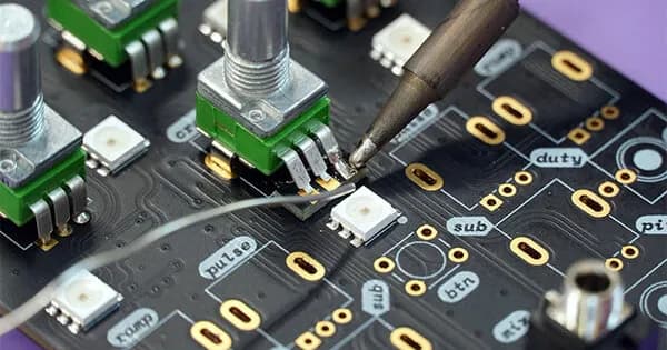 트럼프 반도체 관세 추진, 대만 경제 직격탄 우려