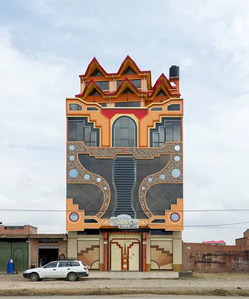 프레디 마마니, 안데스 문화로 도시를 물들이다