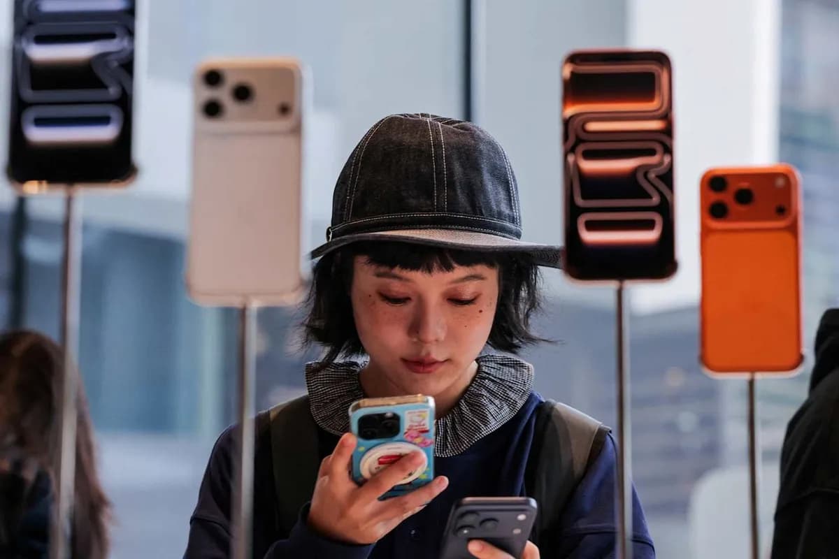 중국 스마트폰 시장 침체 속 애플 아이폰 출하 20% 급증