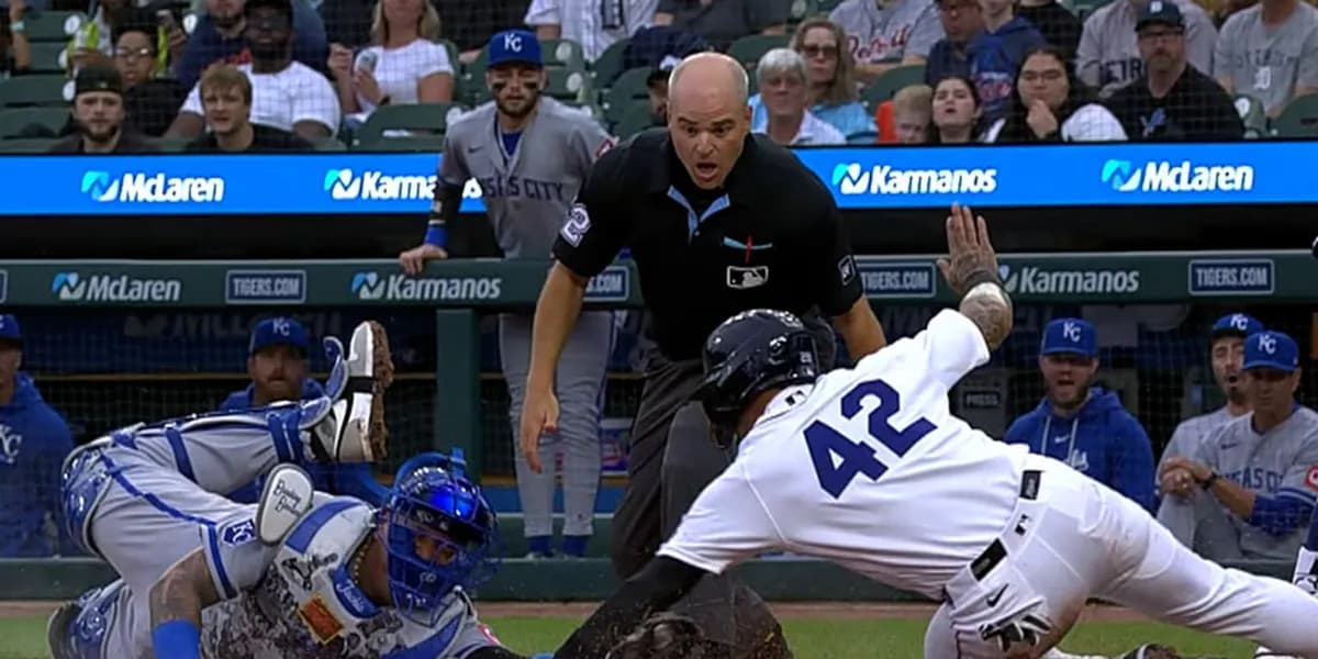 Perfect throw home not enough after Báez pulls off his latest magic trick