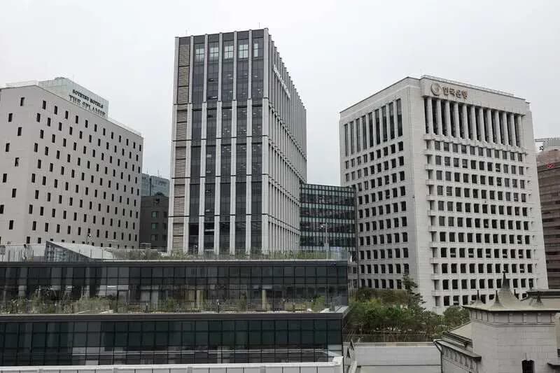 가계 자금 10조5천억 역대 최대 이탈…증시로 대이동