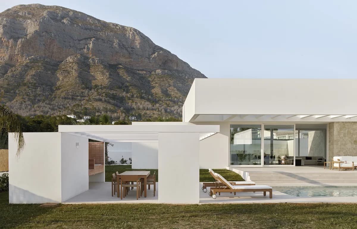 킹덤 컴 딜리버런스 2 개발사, 번역가 해고 후 AI로 대체 논란