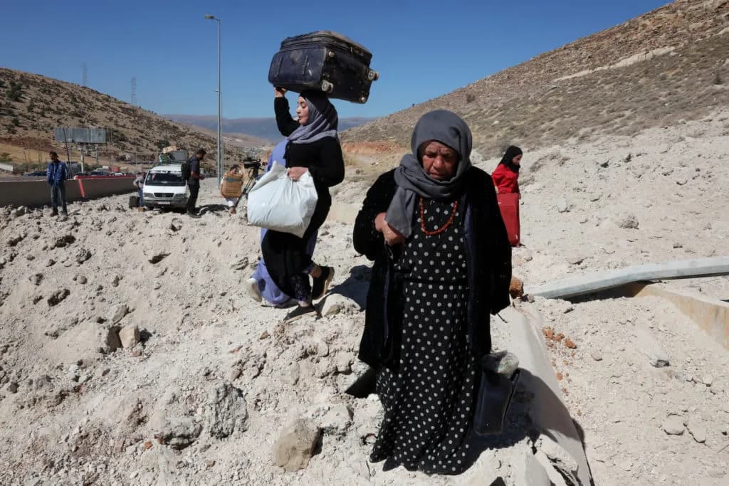 레바논 사망자 2,196명…이스라엘 공습에 의료 시스템 붕괴 위기