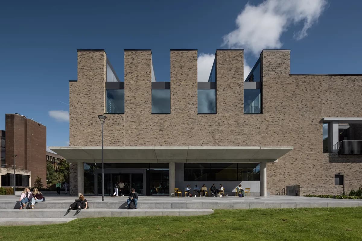 University of Limerick Student Center / Carr Cotter & Naessens