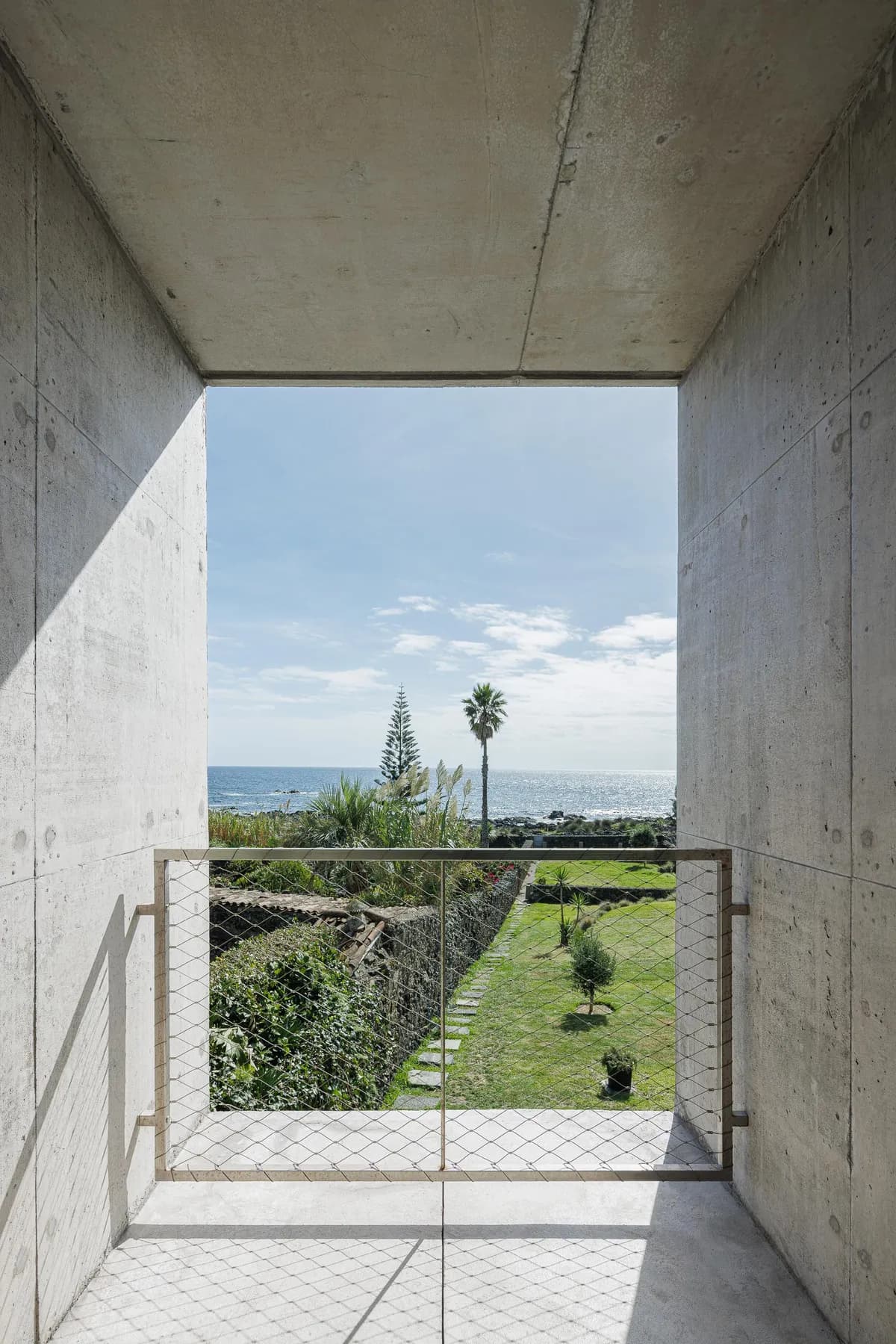 House of the Shattered Rock / SO Arquitetura & Design