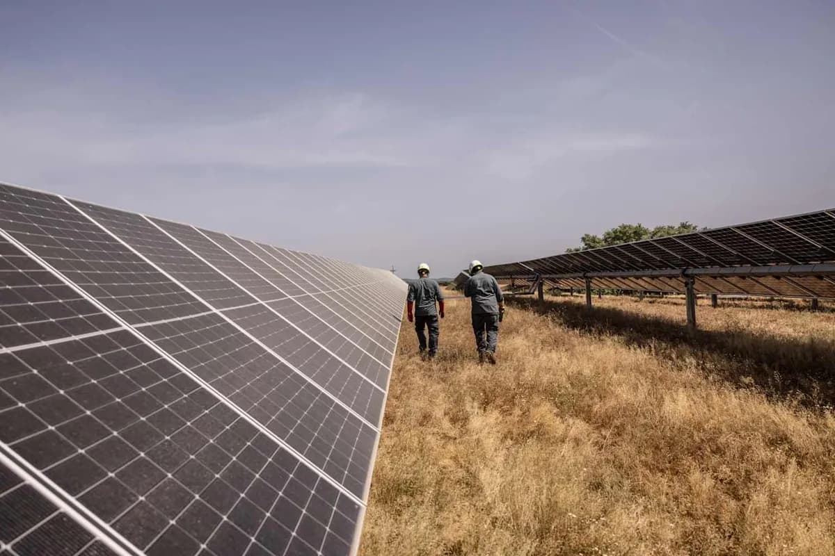 호르무즈 봉쇄가 바꾼 에너지 지도, 재생에너지 전환 가속