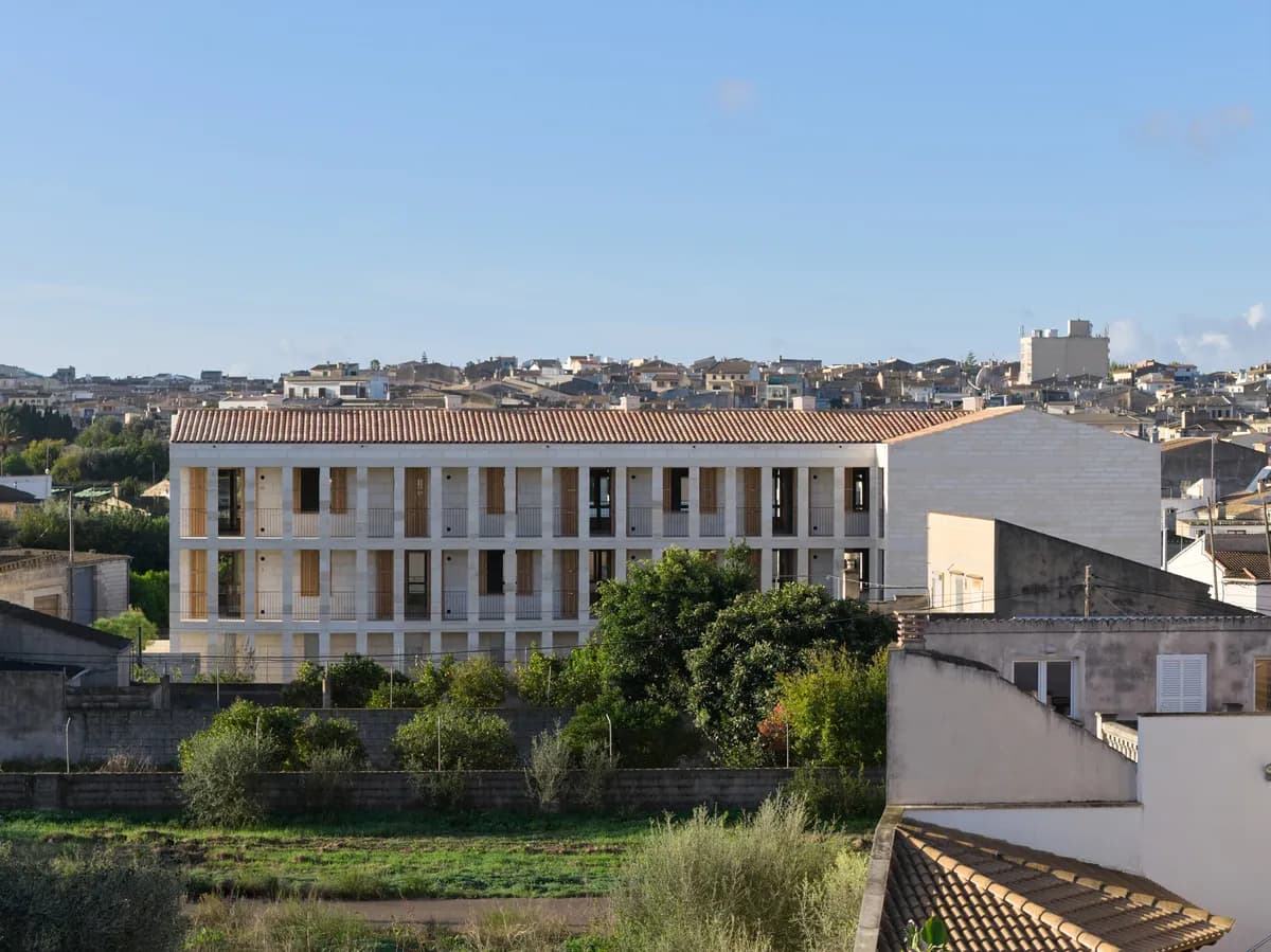 Ten Social Housing Units in Santa Margalida, Mallorca / Javier Gavín + Siddartha Rodrigo + Juan Moreno + DATAAE