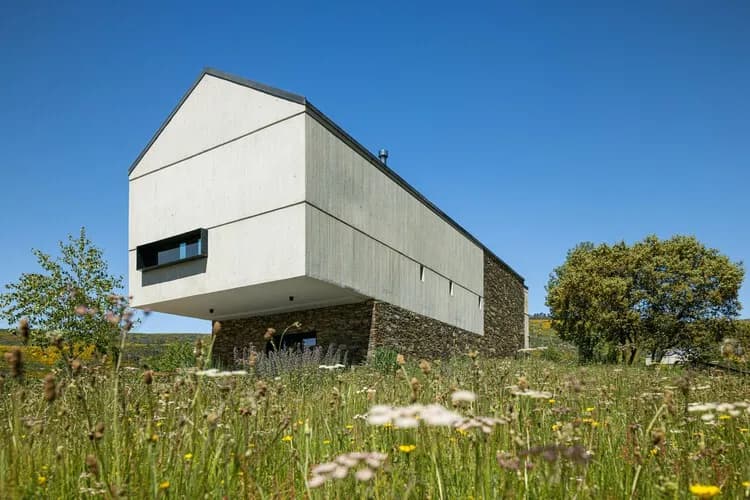 TerraSense Mountain Charm Retreat / Atelier DRK