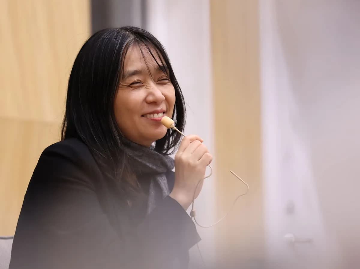 한강, 전미비평가협회상 소설 부문 수상…한국 소설 최초