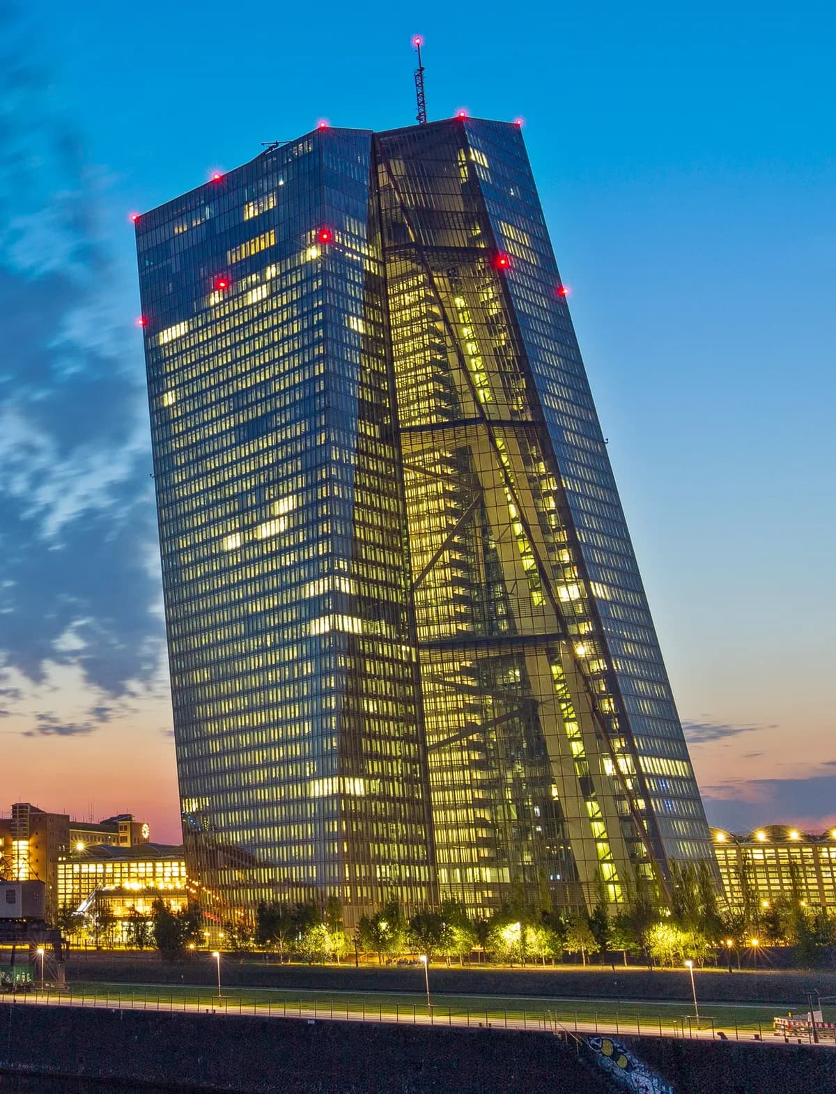 ECB 나겔 총재 "호르무즈 혼란 장기화 시 인플레이션 위험 고조"