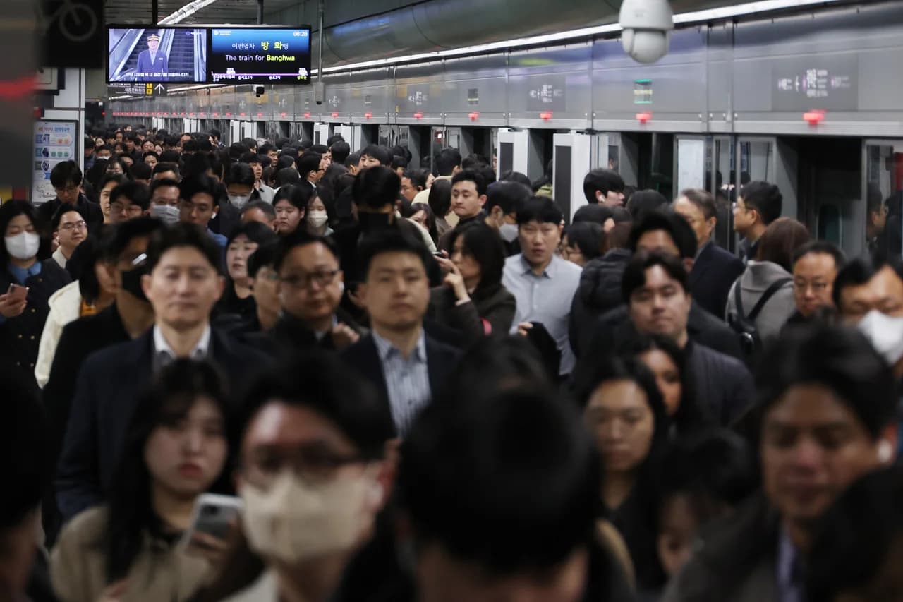 중동 전쟁 여파로 제조업 업황 10개월 만에 급락