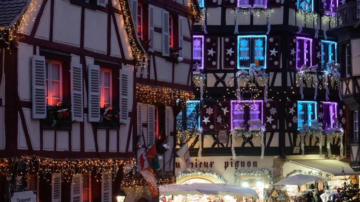 겨울의 동화 속으로, 세계에서 가장 마법 같은 크리스마스 마을 6곳