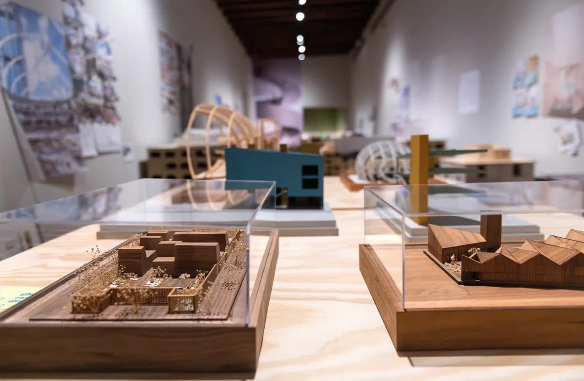 멕시코 현대건축의 새로운 흐름, 푸에블라 암파로미술관 전시