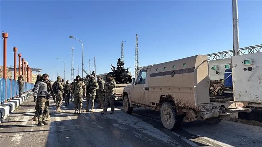 시리아 신정부, 쿠르드 통합 압박 속 외교 행보 가속화