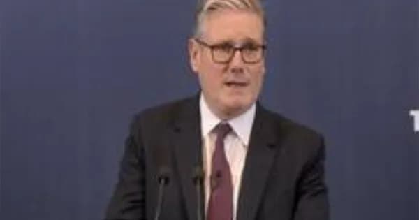 영국 스타머 총리, 8년 만에 중국 방문... 美 긴장 속 경제 재설정 모색