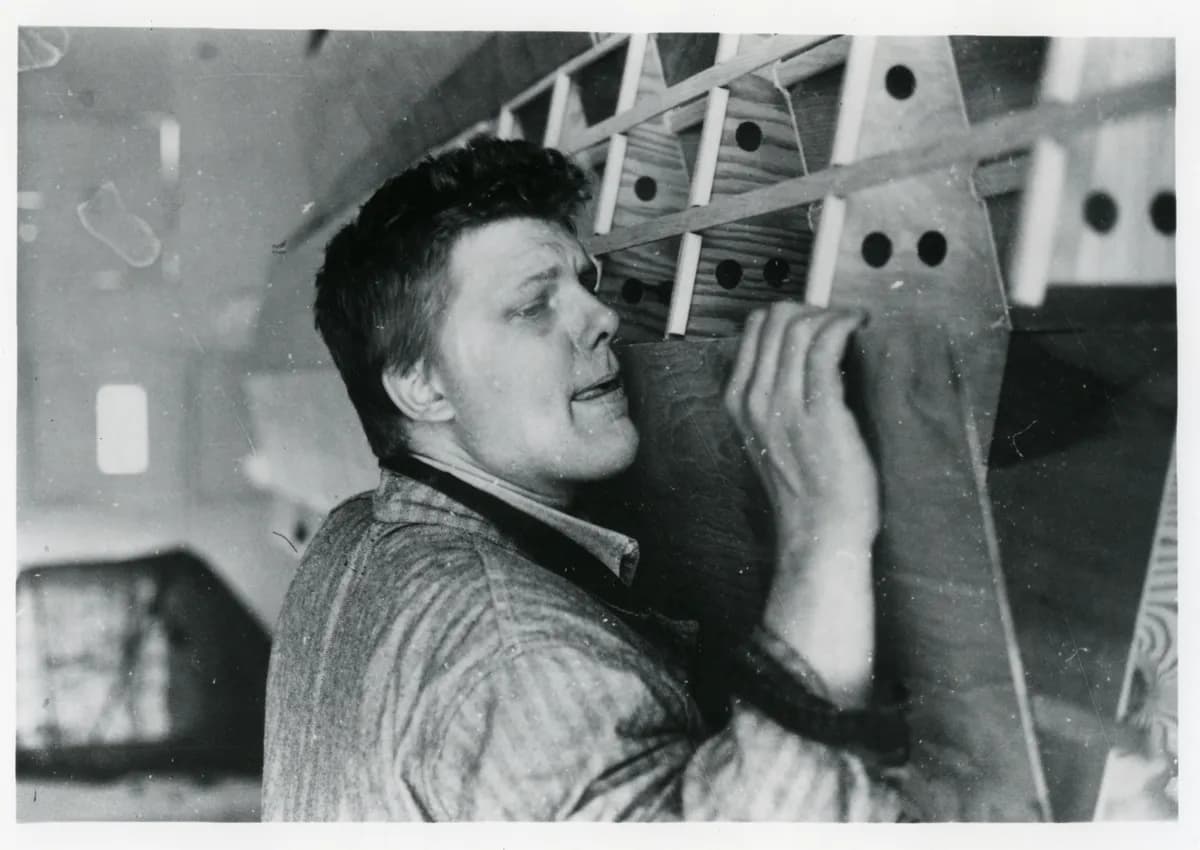 장르를 거부한 조각가 로버트 그로스베너, 88세로 별세