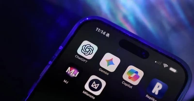 집에서 익힌 AI, 직장에선 규제를 원한다