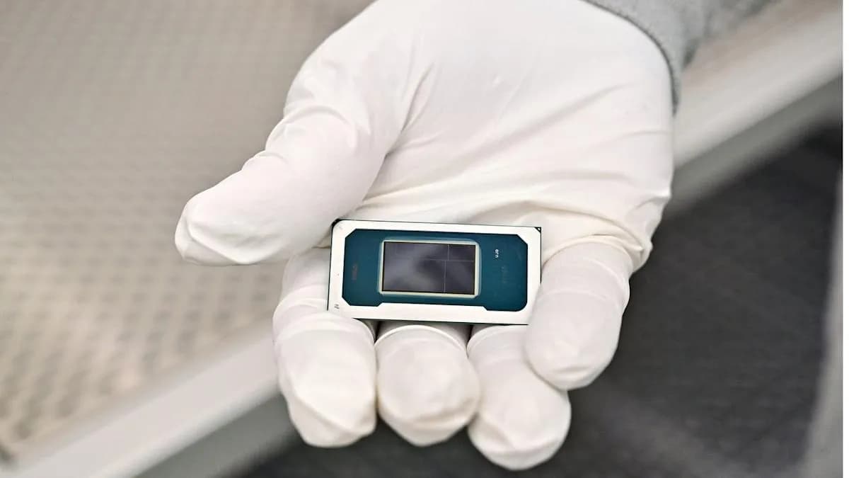 AI 수요 폭발, 글로벌 반도체 매출 888억 달러 기록