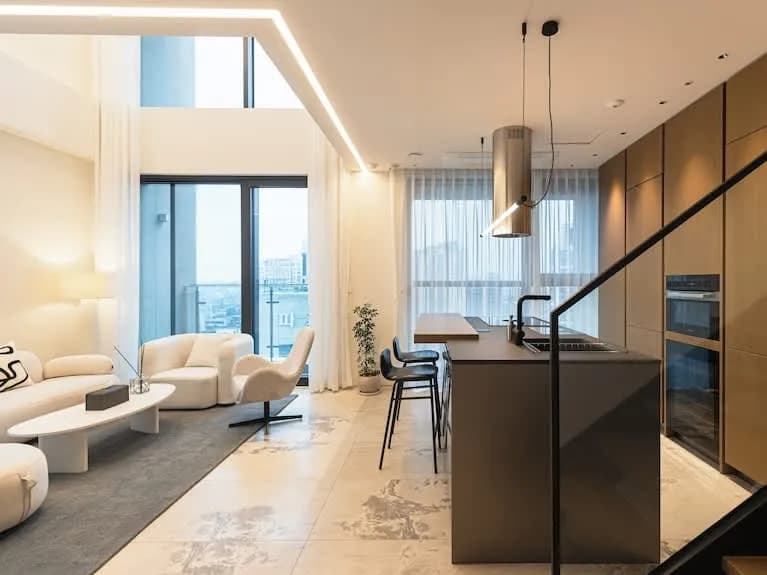 서울 아파트값 7개월 만에 첫 하락…세금 폭탄 앞 급매 쏟아져