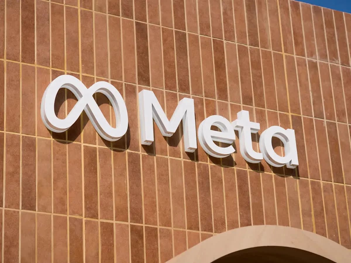 메타, 100억 달러 AI 스타트업 Mercor와 협력 중단