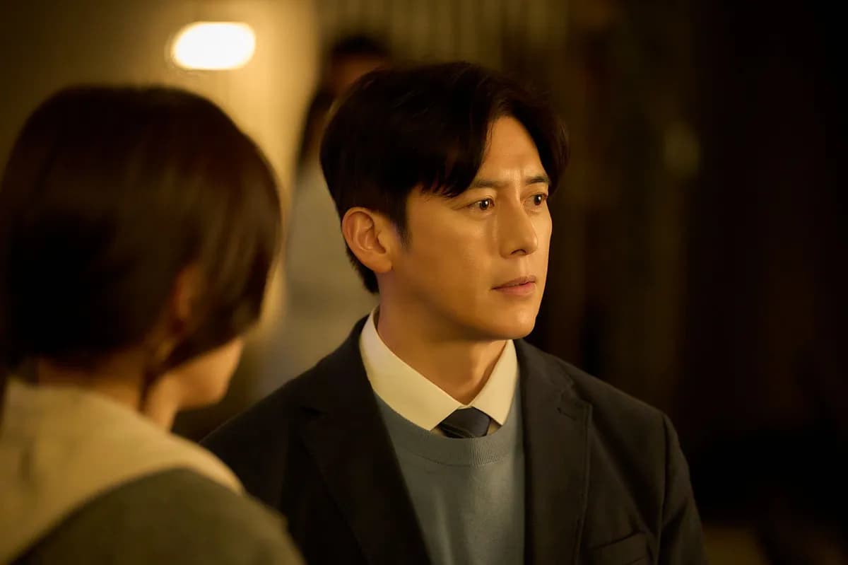 Go Soo Is Jun Ji Hyun’s Ex-Husband Who Unexpectedly Gets Trapped Inside A Virus-Infected Building In New Film “Colony”