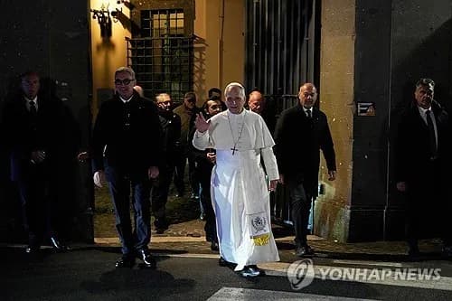 교황 "무기 아닌 대화로 평화를"…연일 전쟁 중단 촉구