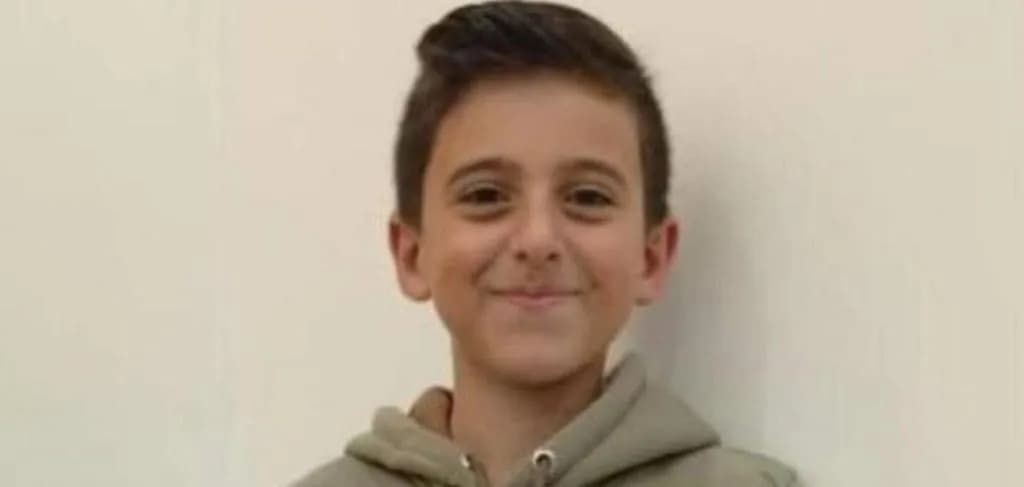 이스라엘 공습으로 레바논 11세 소년 사망…장례식에서 눈물과 분노