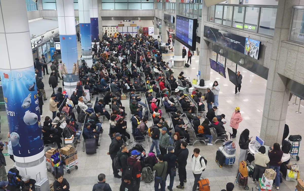 5월 유류할증료 최고단계 돌입…백령도행 여객선 3배·LCC 항공권 6배 급등