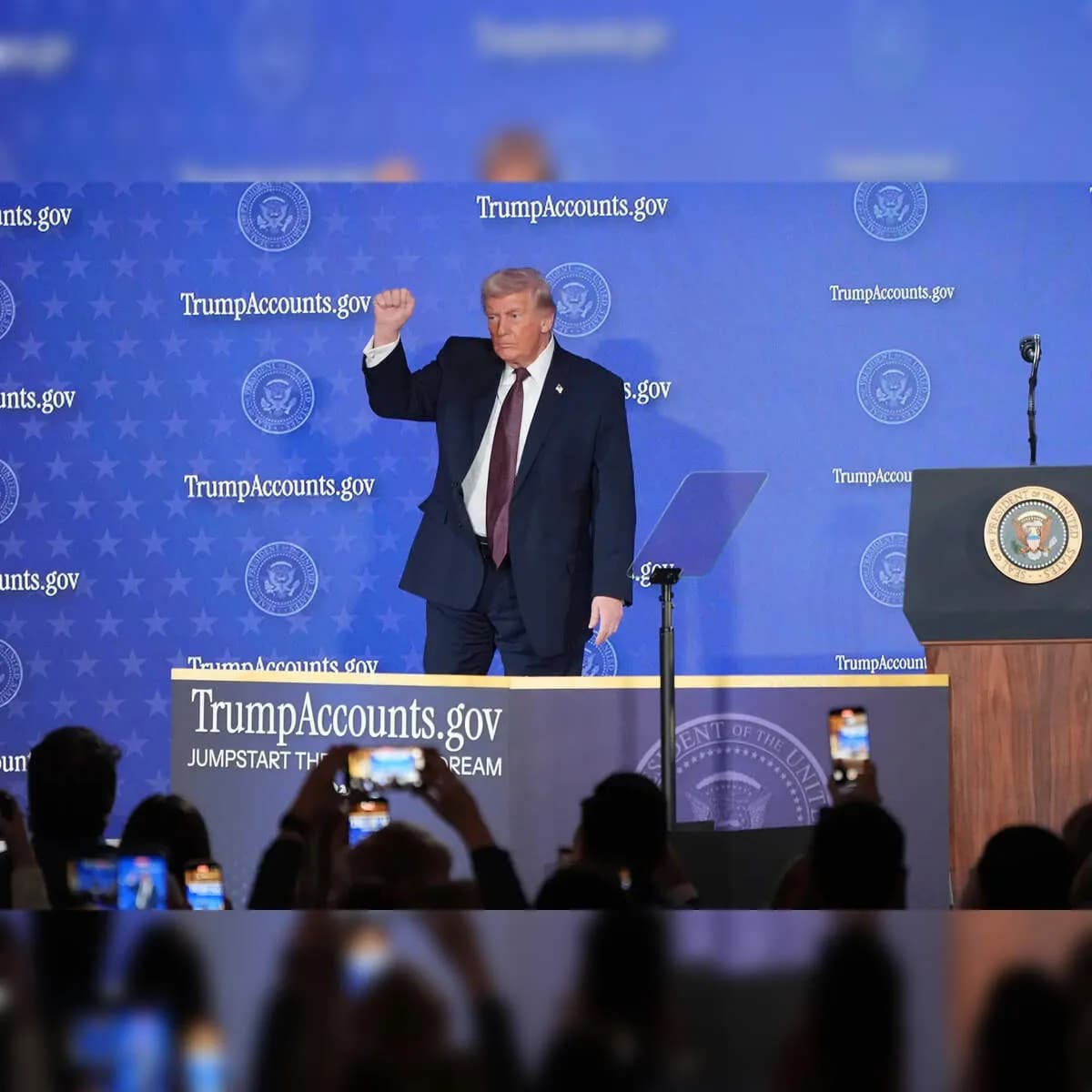 이란, 트럼프 항구 봉쇄 선언에 '해적 행위' 강력 반발…카운트다운 돌입