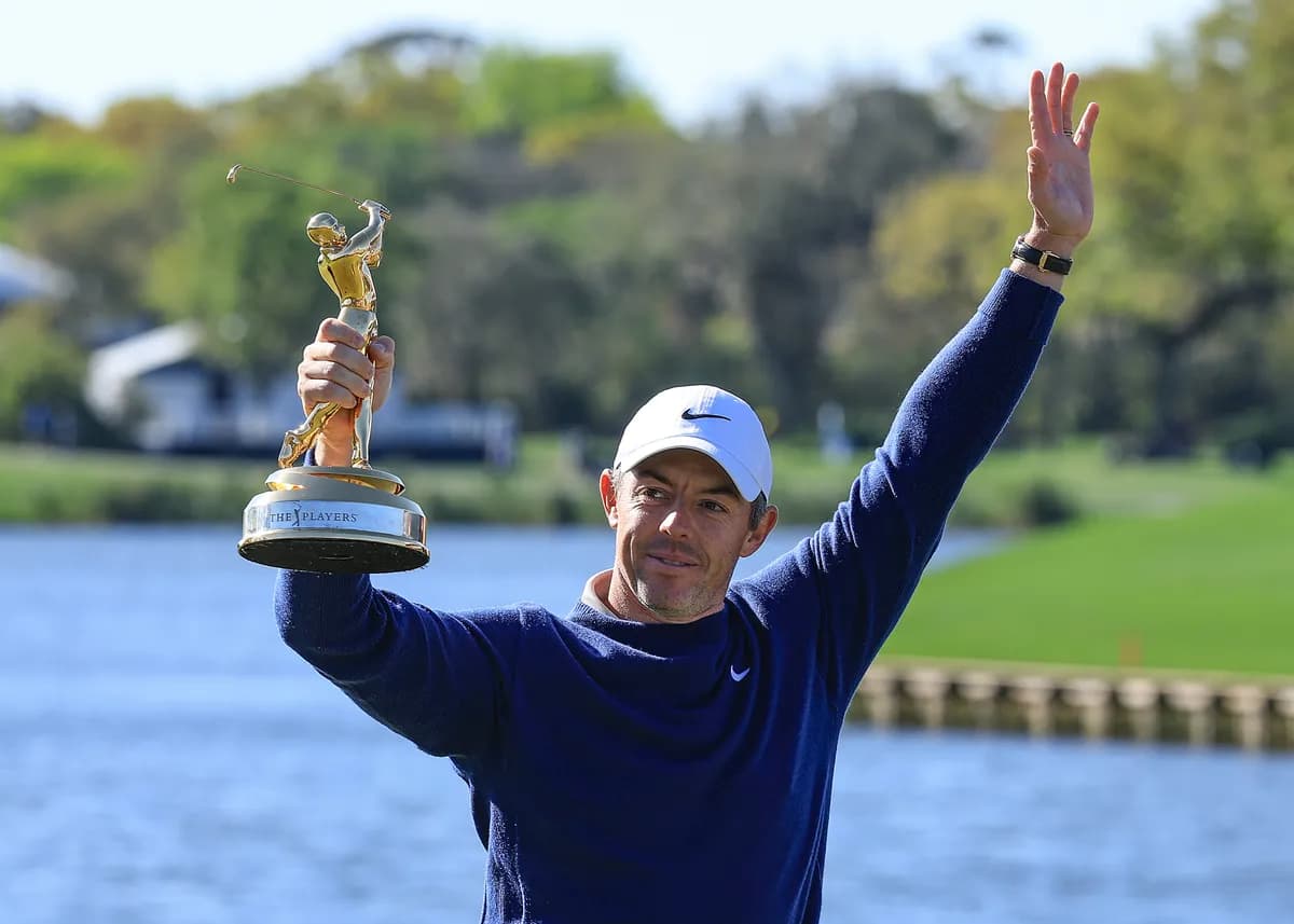 맥길로이, 마스터스 2연패 달성…"아직 끝나지 않았다" 경고