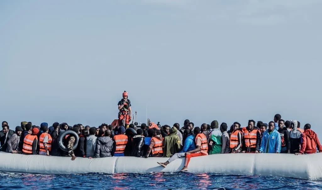 지중해 이민 보트 참사…22명 사망