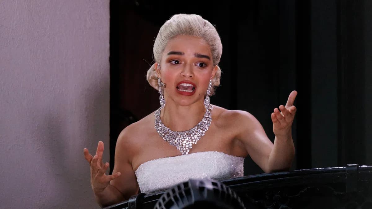 레이철 제글러 등 스타들, 올리비에 어워즈 레드카펫 화려하게 수놓아