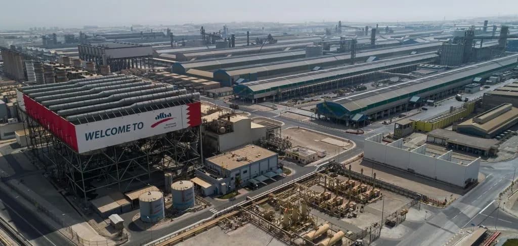 UAE·바레인 알루미늄 산업시설 연쇄 공격, 다수 부상자 발생