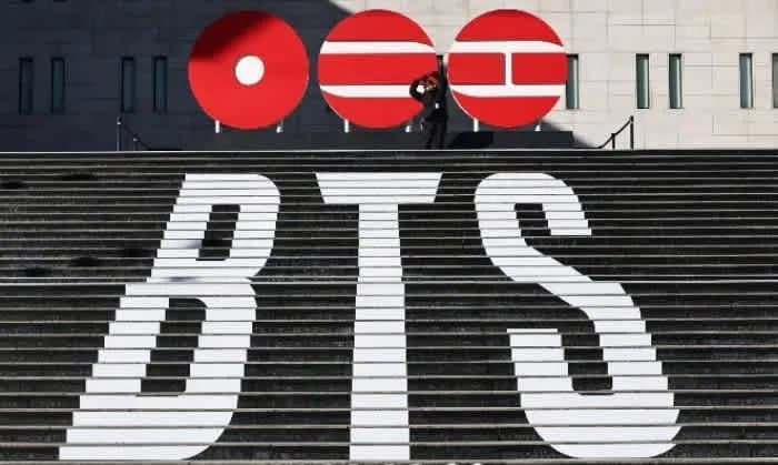 BTS 신보 'ARIRANG', 스포티파이 글로벌 차트 1~14위 석권
