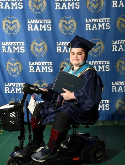 19세 e스포츠 선수 니콜라스 바흘-무어, 버지니아에서 별세