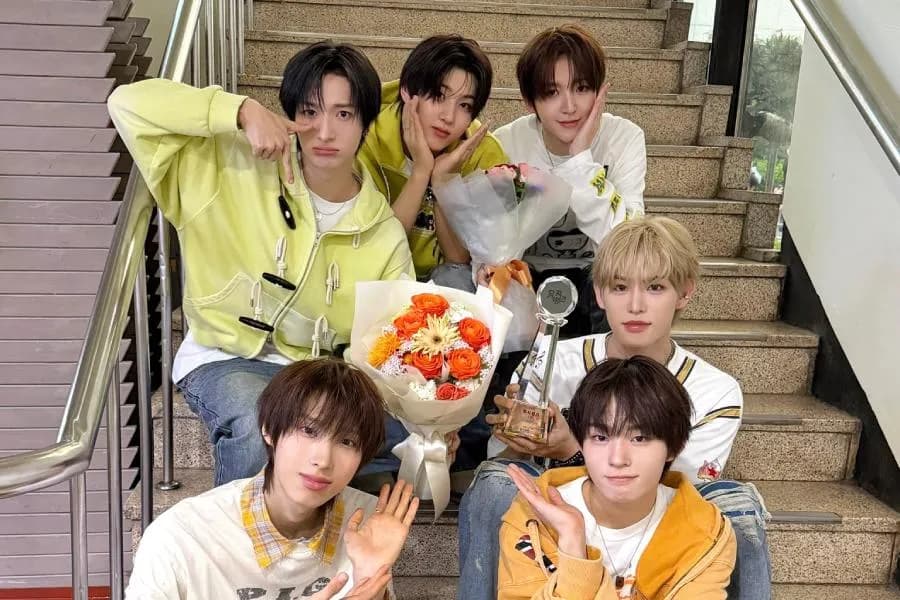 Watch: KickFlip Takes 2nd Win For "Eye-Poppin'" On "Music Bank"; Performances By TXT, SANTOS BRAVOS, And More