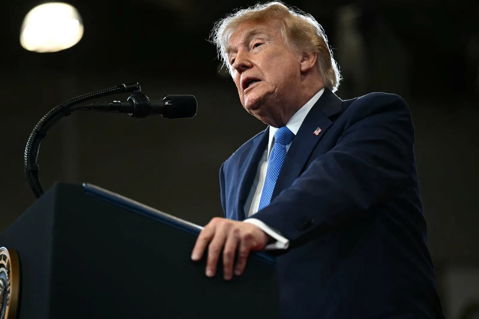Trump threatens to bomb Oman if it ‘gets in the way’ of Iran deal as Kushner meets Netanyahu – Middle East crisis live